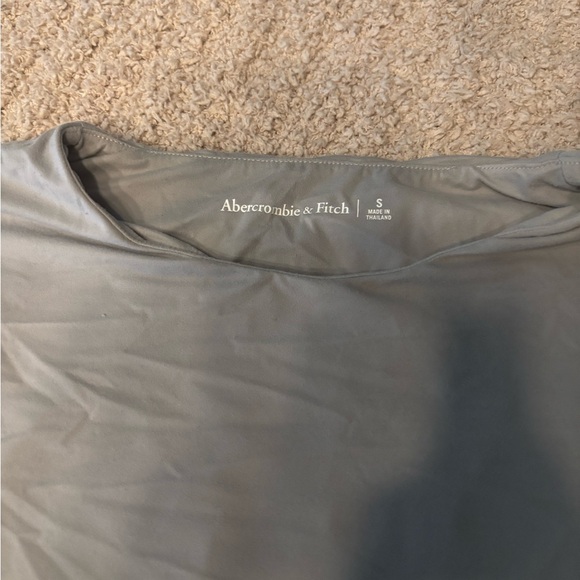 Abercrombie & Fitch Gray Soft-Matte T-Shirt - Picture 3 of 3